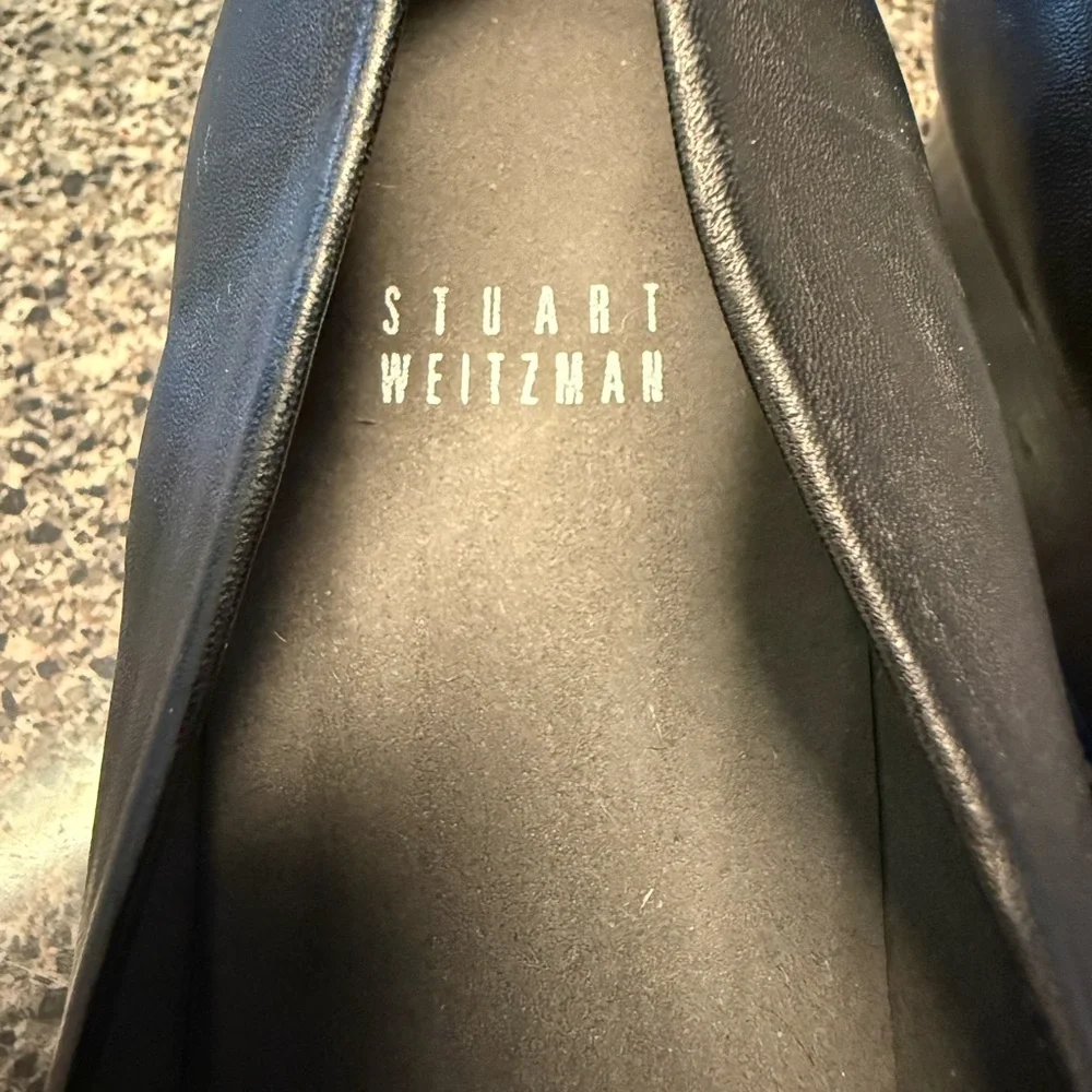 “STUART WEITZMAN” Black Wedge Pumps